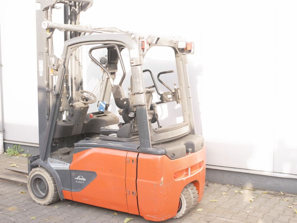 Linde-E20L-02 EVO-Elektro 3 Rad-Stapler-www.gabelstapler-schmidt.de