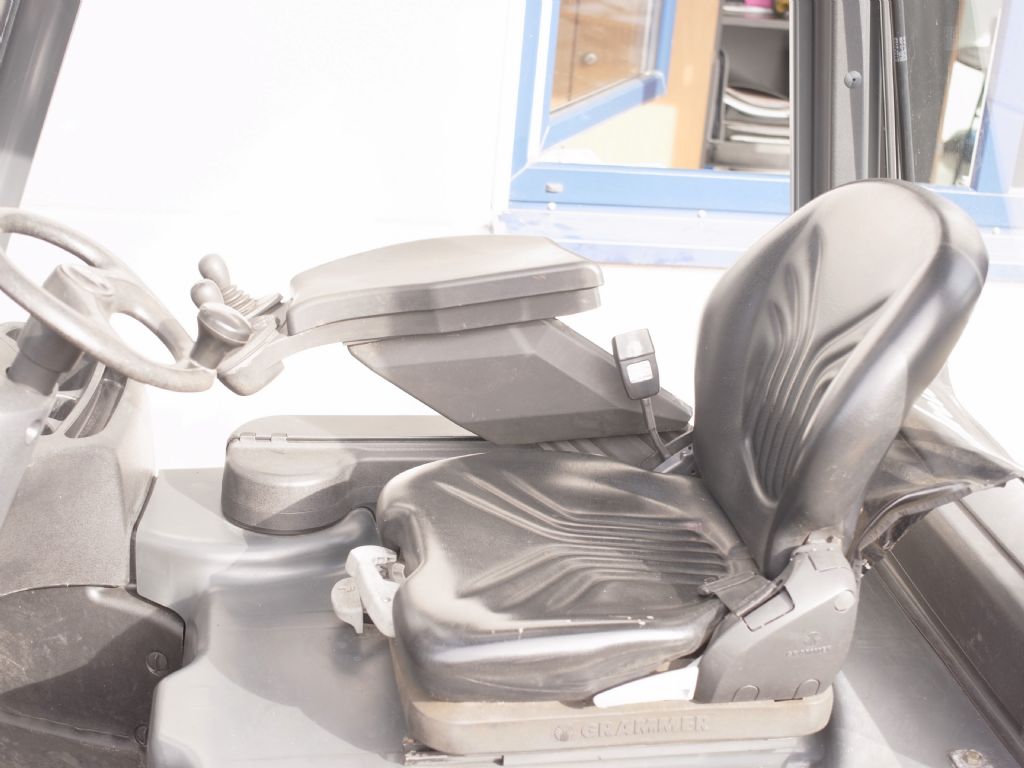 Linde-E16P-01-Elektro 4 Rad-Stapler-www.gabelstapler-schmidt.de