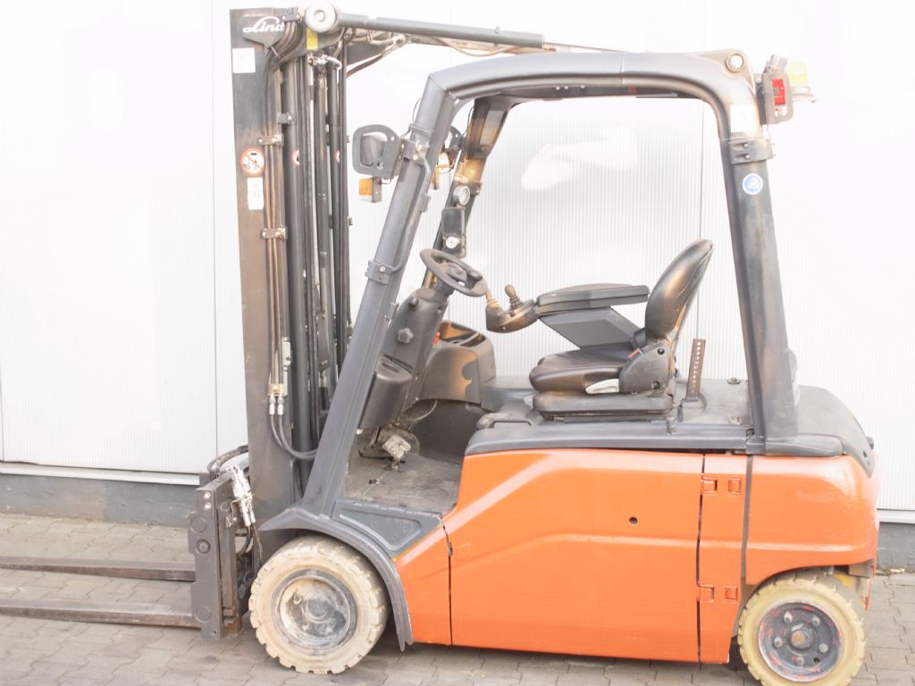 Linde-E20PL-01-Elektro 4 Rad-Stapler-www.gabelstapler-schmidt.de