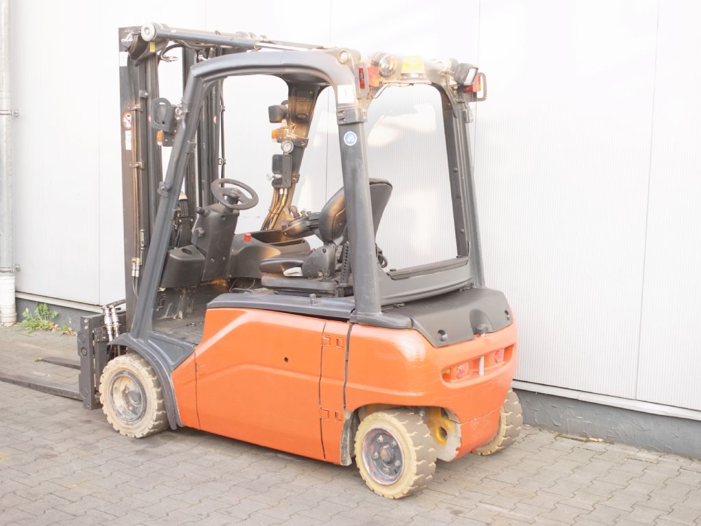 Linde-E20PL-01-Elektro 4 Rad-Stapler-www.gabelstapler-schmidt.de