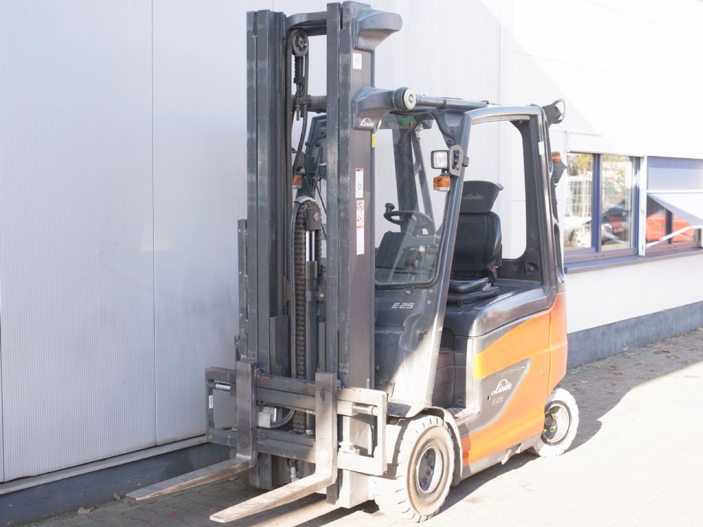 Linde-E 25 / 600 L-Elektro 4 Rad-Stapler-www.gabelstapler-schmidt.de