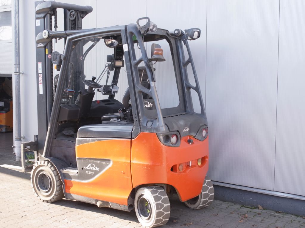 Linde-E 25 / 600 L-Elektro 4 Rad-Stapler-www.gabelstapler-schmidt.de