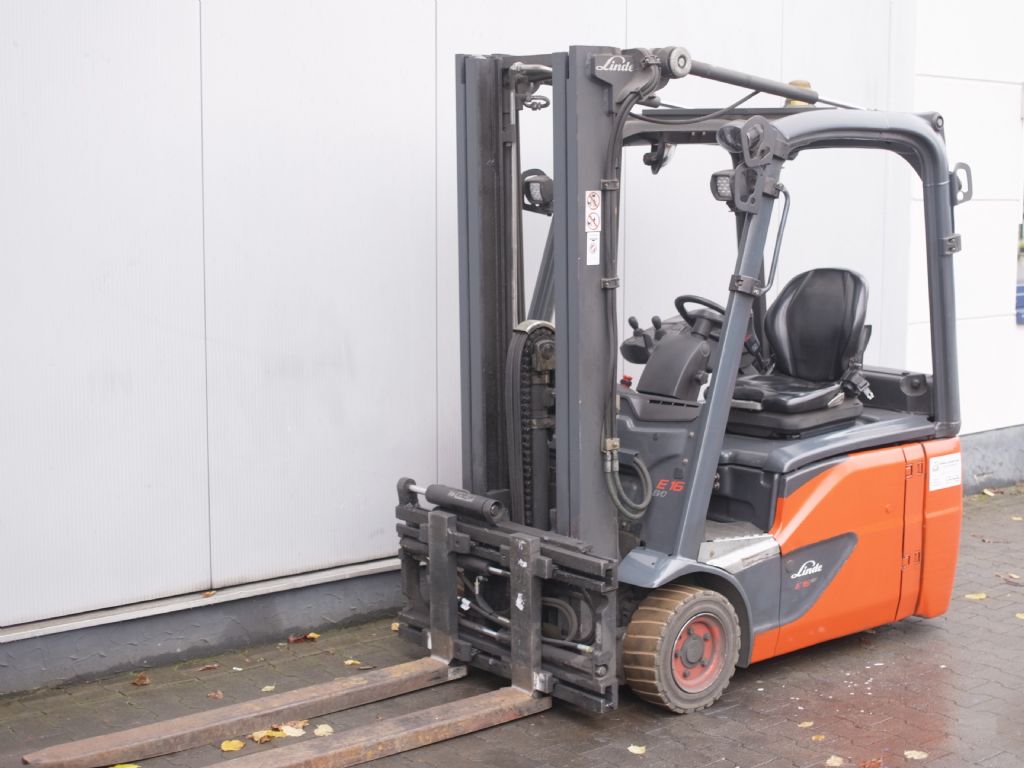 Linde-E16-02-Elektro 3 Rad-Stapler-www.gabelstapler-schmidt.de
