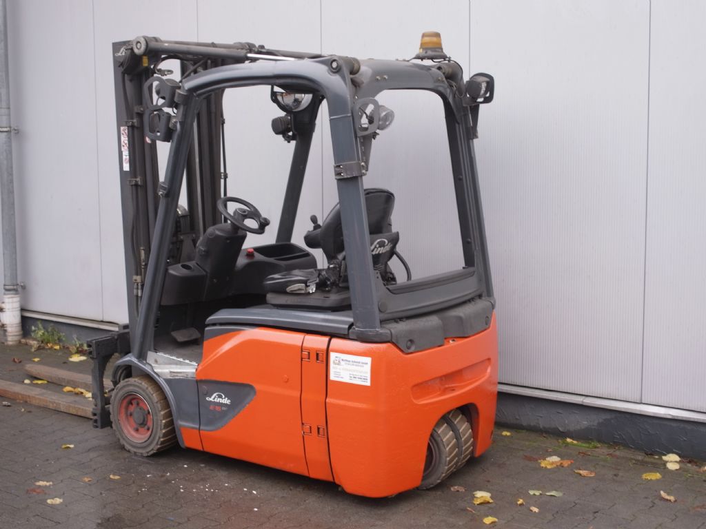 Linde-E16-02-Elektro 3 Rad-Stapler-www.gabelstapler-schmidt.de