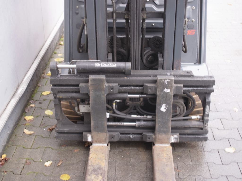 Linde-E16-02-Elektro 3 Rad-Stapler-www.gabelstapler-schmidt.de
