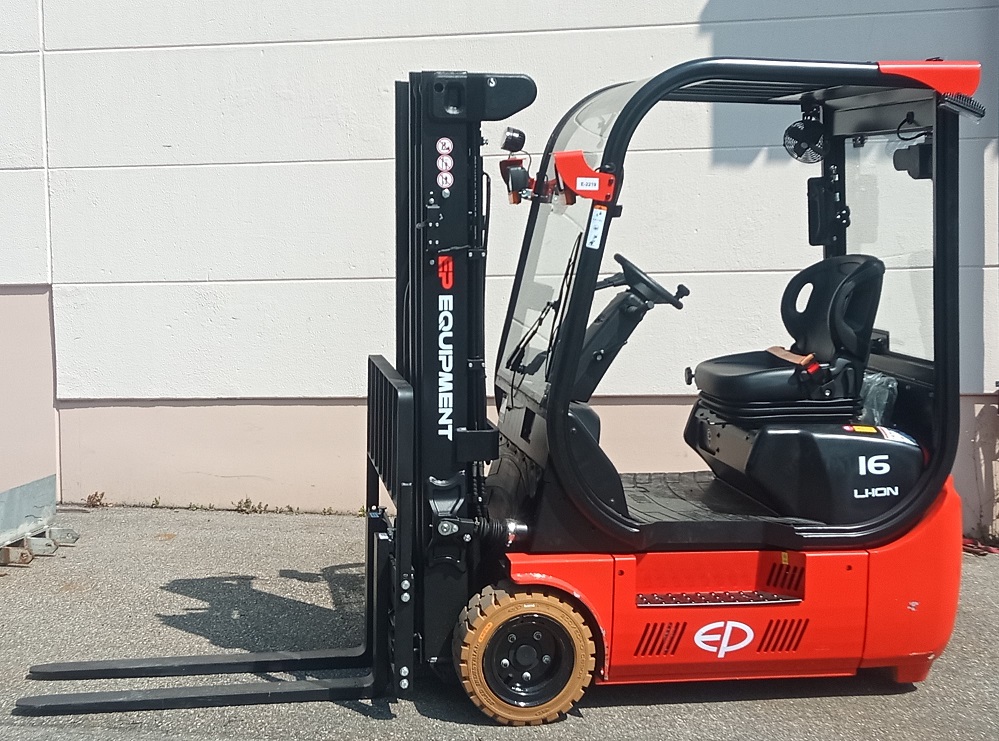 EP TDL161 (4,3) Elektro 3 Rad-Stapler www.schmidt-falbe.de