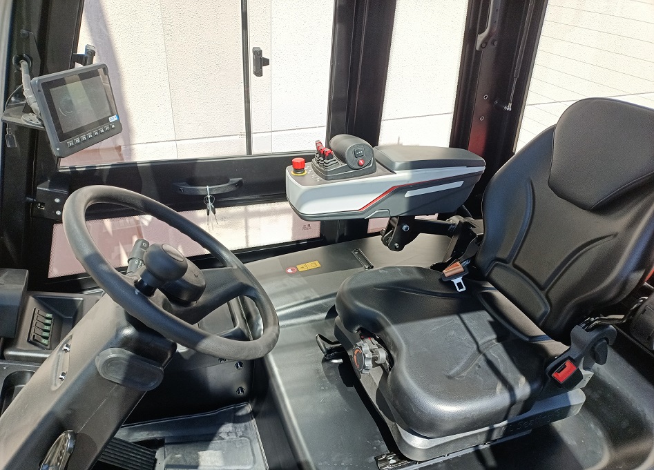 EP EFL553-HV-6 (5,0) Elektro 4 Rad-Stapler www.schmidt-falbe.de EP EFL553-HV-6 (5,0) Elektro 4 Rad-Stapler www.schmidt-falbe.de