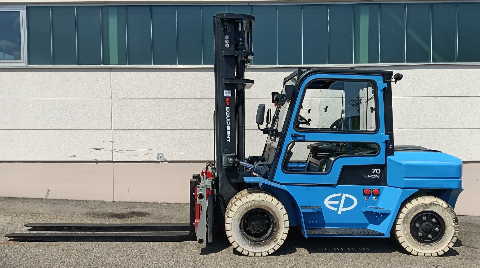 EP EFL702 Elektro 4 Rad-Stapler www.schmidt-falbe.de