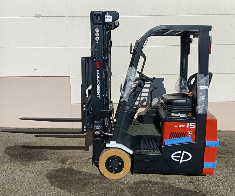 EP TVL151 (4,8) Elektro 3 Rad-Stapler www.schmidt-falbe.de