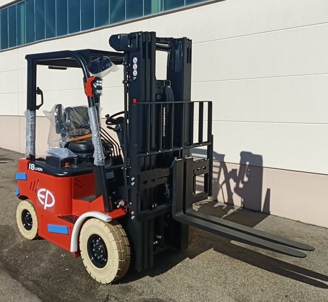 EP EFL183 (4,8) Elektro 4 Rad-Stapler www.schmidt-falbe.de