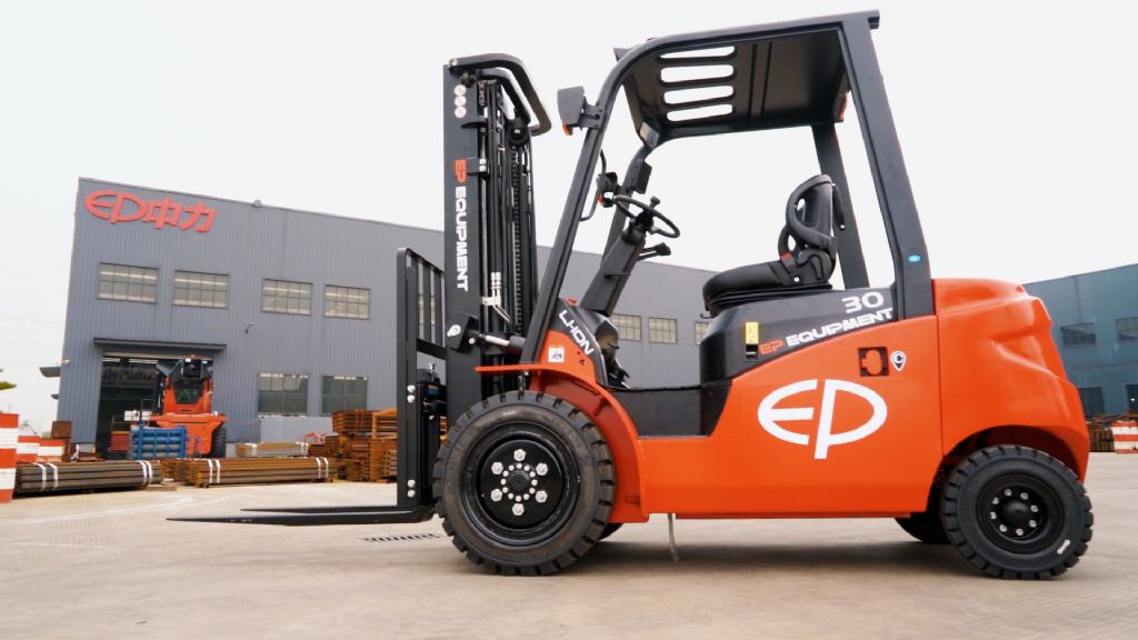 EP EFL253 Elektro 4 Rad-Stapler www.schmidt-falbe.de EP EFL253 Elektro 4 Rad-Stapler www.schmidt-falbe.de