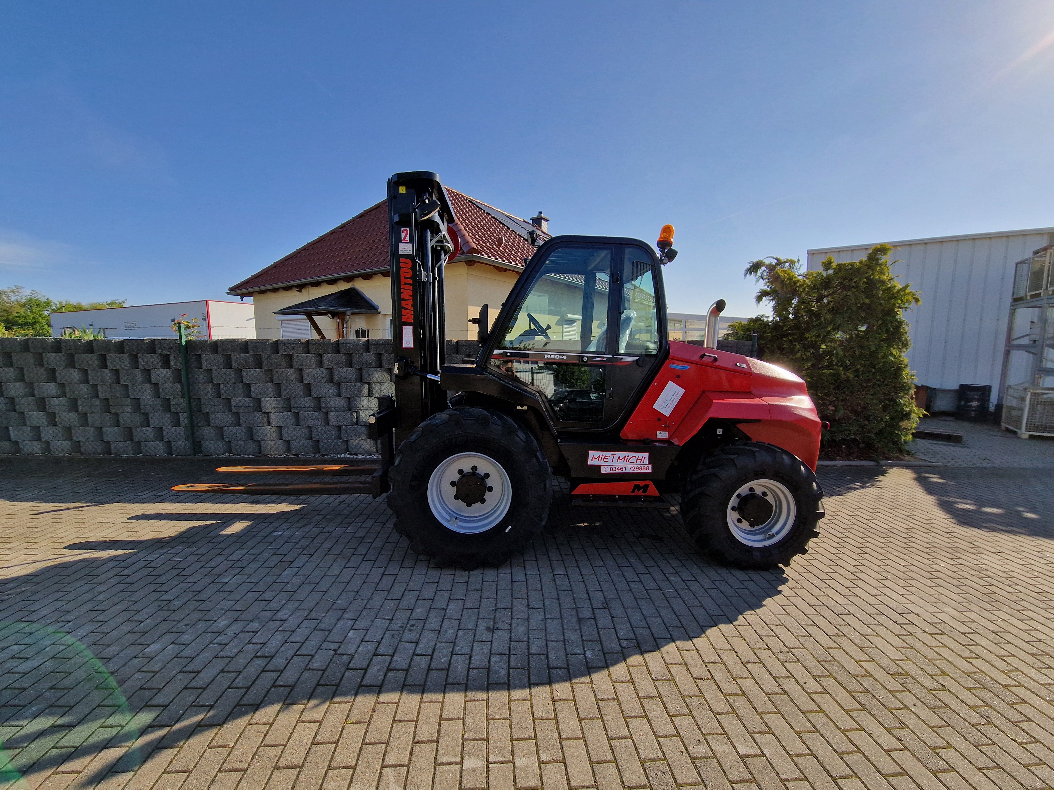 Manitou-M50.4-Gelndestapler-www.schuetze-gabelstapler.de