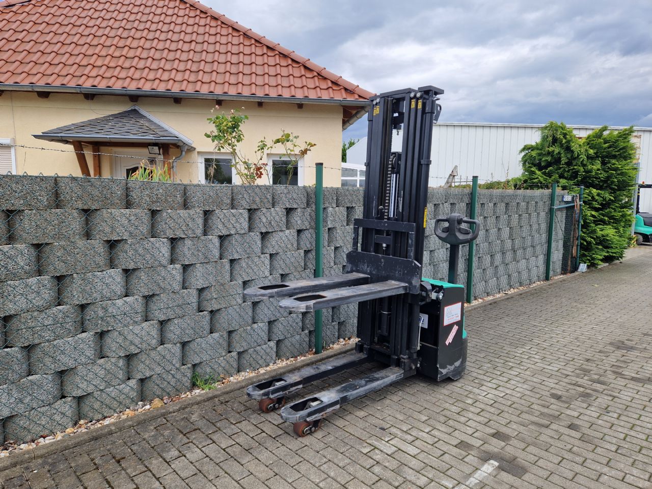 Mitsubishi-SBP16N3I-Hochhubwagen-www.schuetze-gabelstapler.de