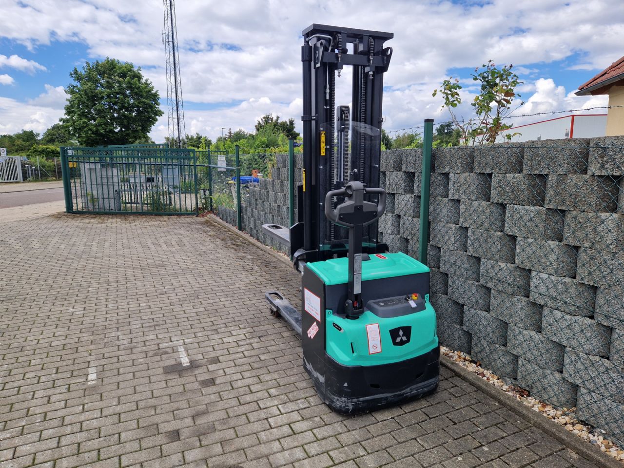 Mitsubishi-SBP16N3I-Hochhubwagen-www.schuetze-gabelstapler.de