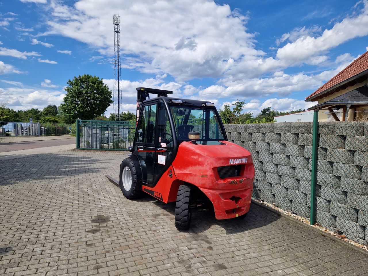 Manitou-MSI30T-Gel�ndestapler-www.schuetze-gabelstapler.de