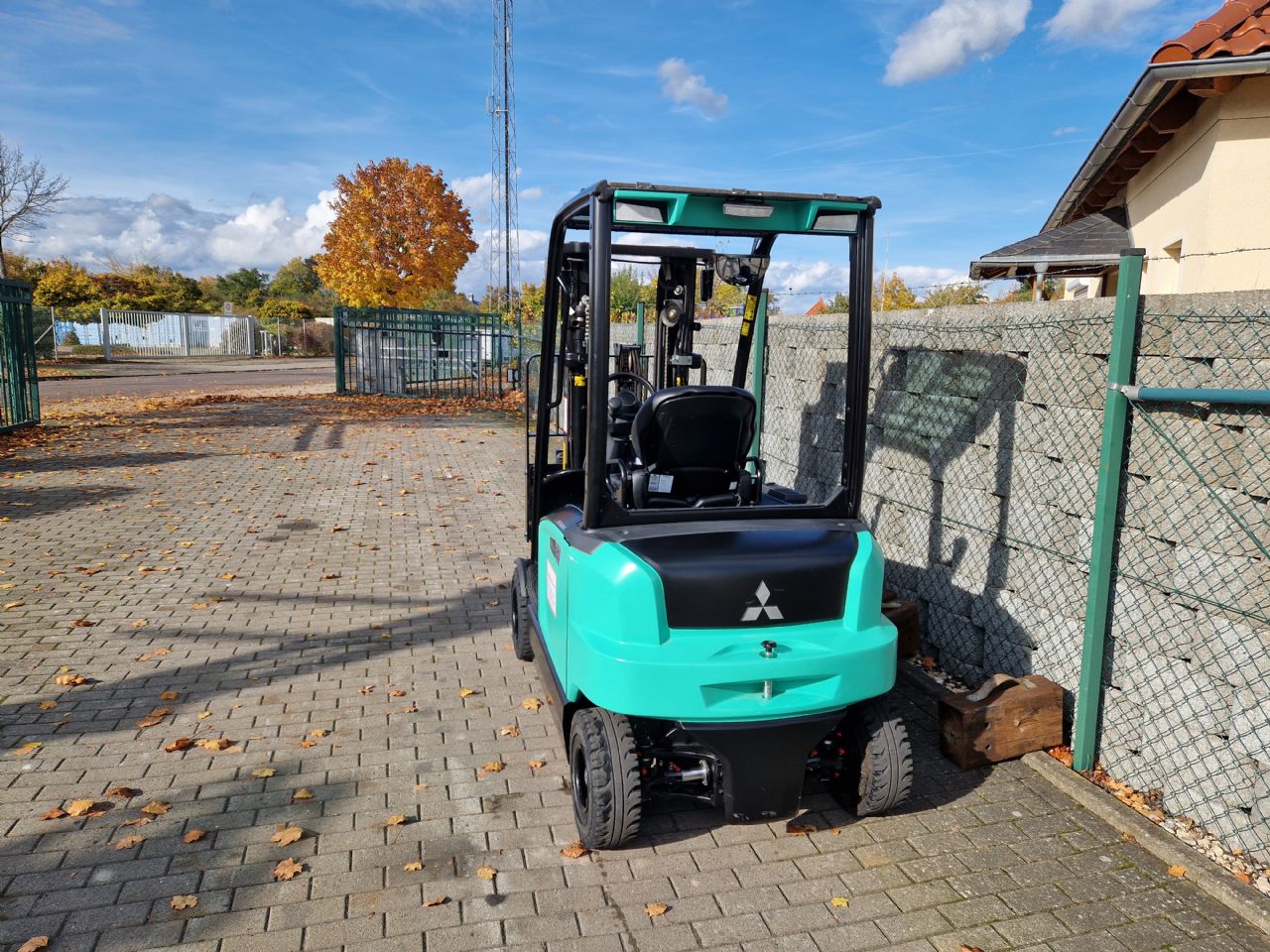 Mitsubishi-FB20AN-Elektro 4 Rad-Stapler-www.schuetze-gabelstapler.de