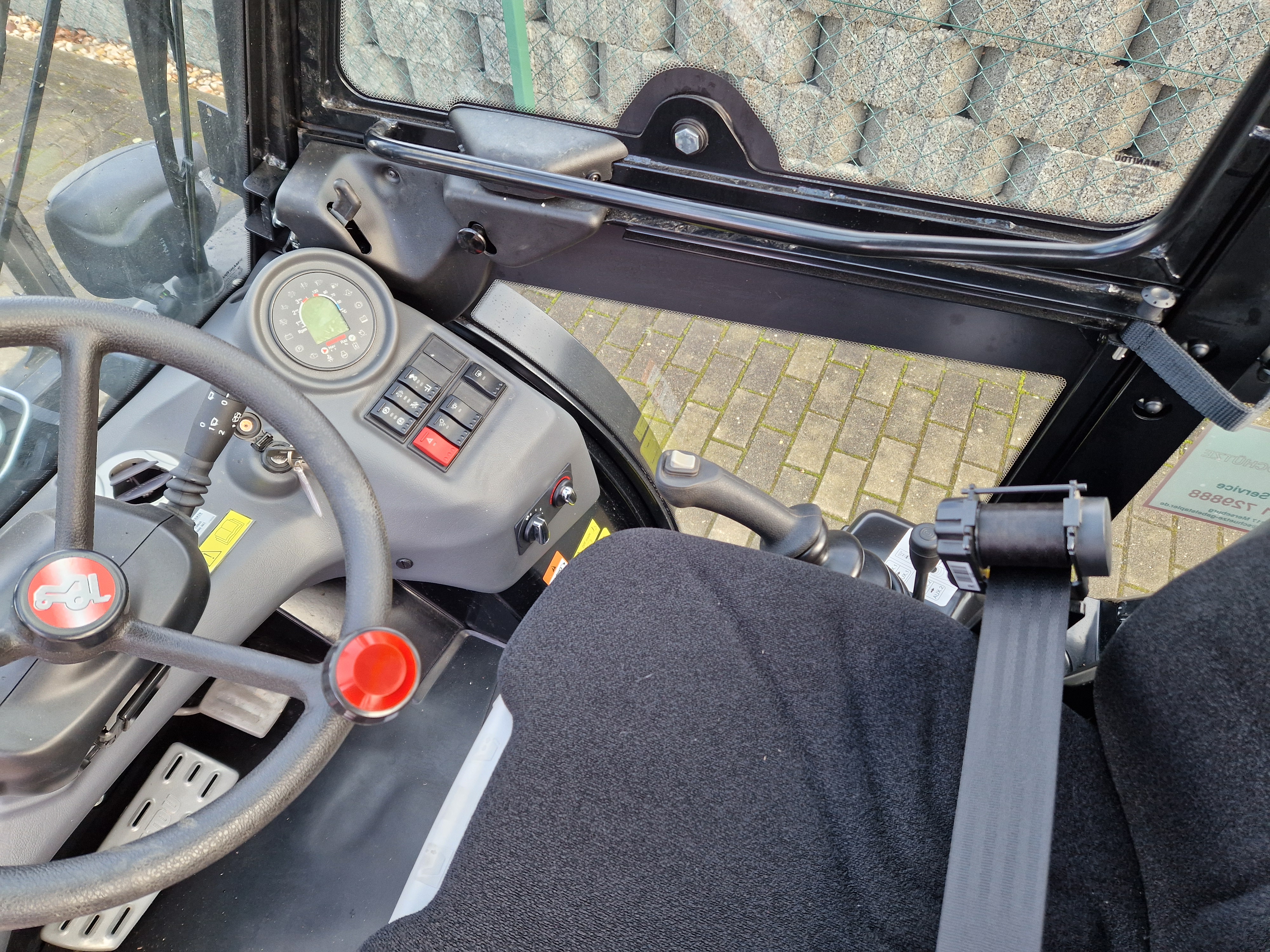 Manitou-MSI35DST5-Gelndestapler-www.schuetze-gabelstapler.de
