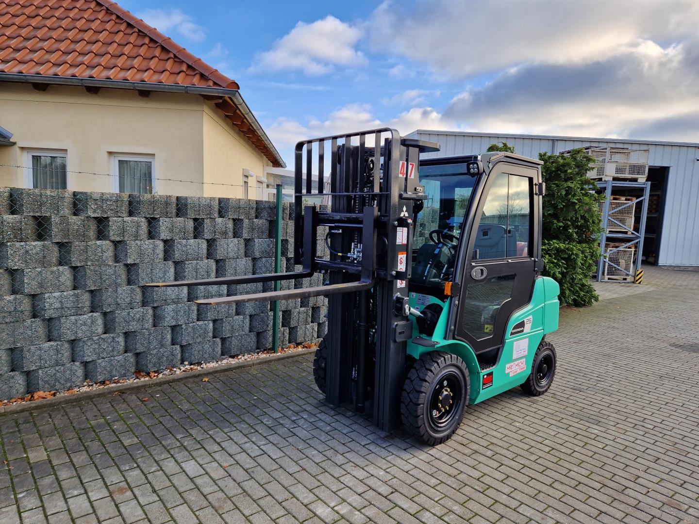 Mitsubishi-FG25N-Treibgasstapler-www.schuetze-gabelstapler.de