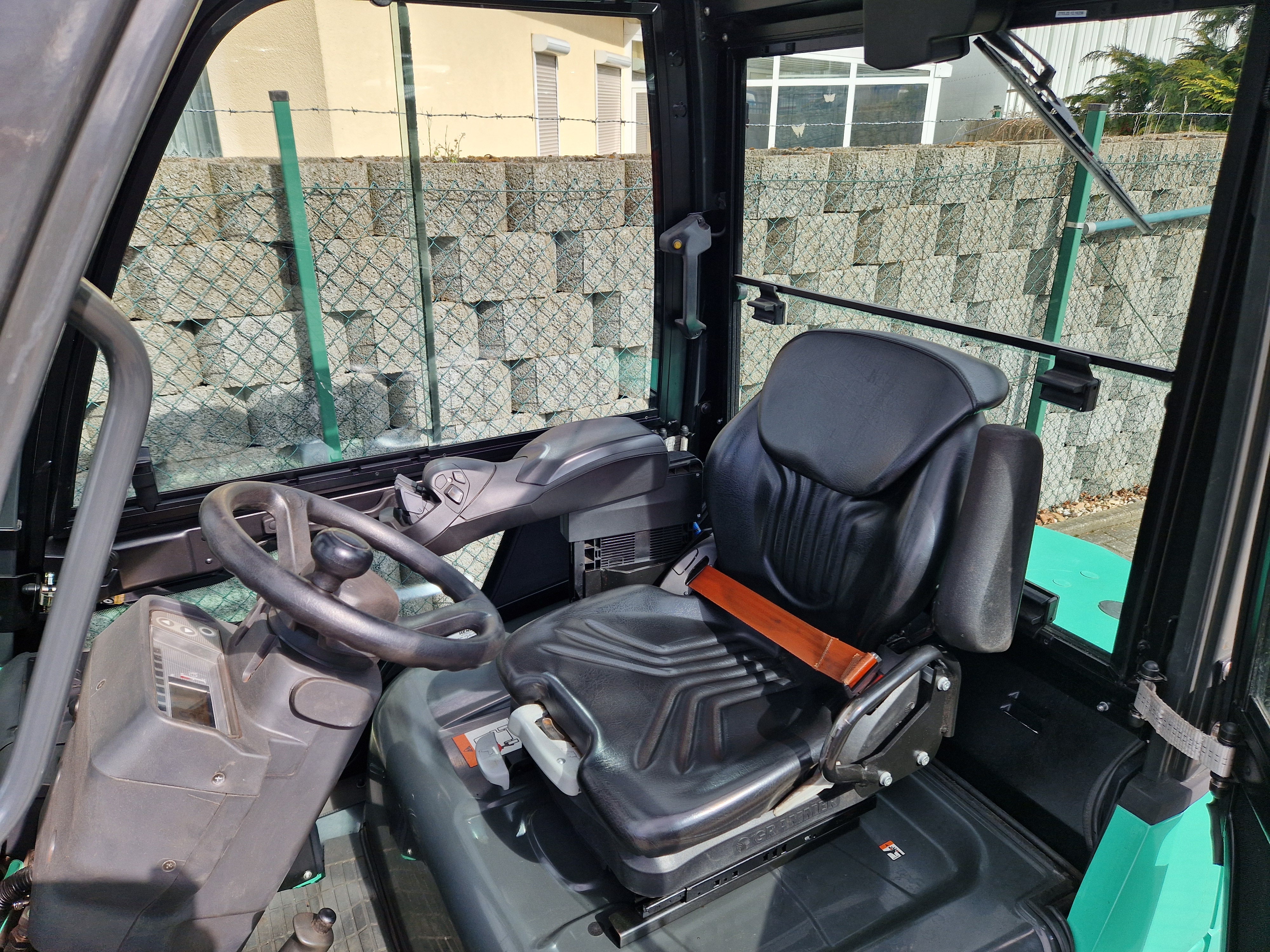 Mitsubishi-FD25N3-Dieselstapler-www.schuetze-gabelstapler.de