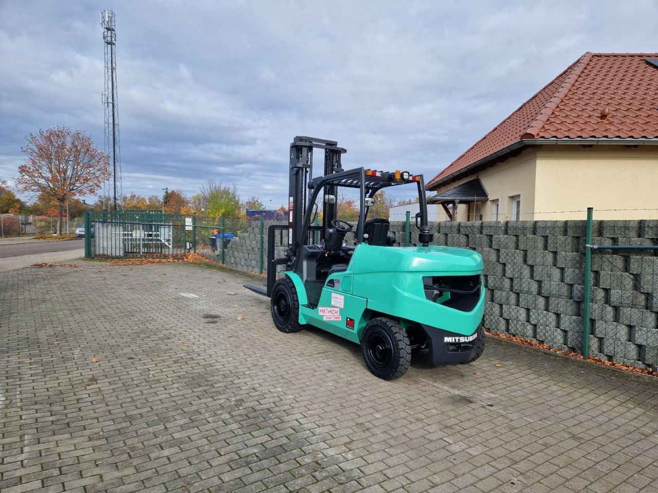 Mitsubishi-FD55N3-Dieselstapler-www.schuetze-gabelstapler.de