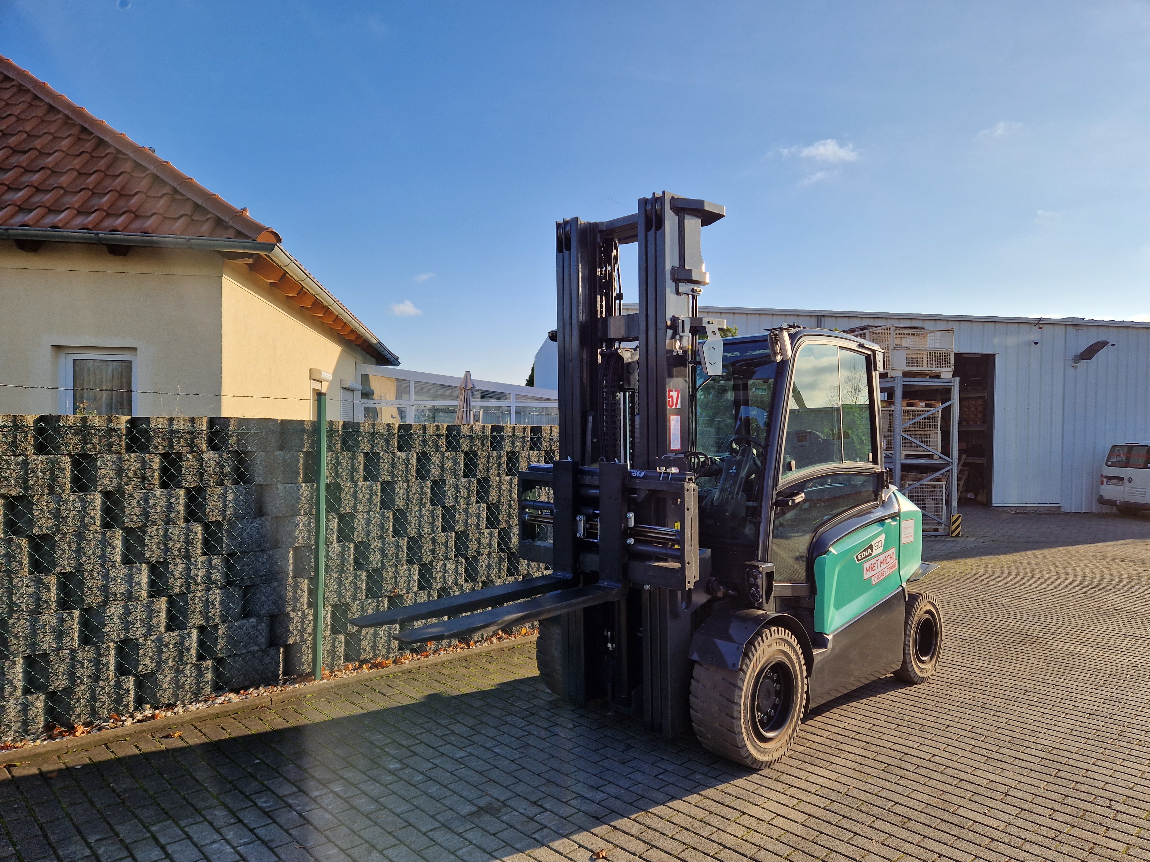 Mitsubishi-FB50N-Elektro 4 Rad-Stapler-www.schuetze-gabelstapler.de