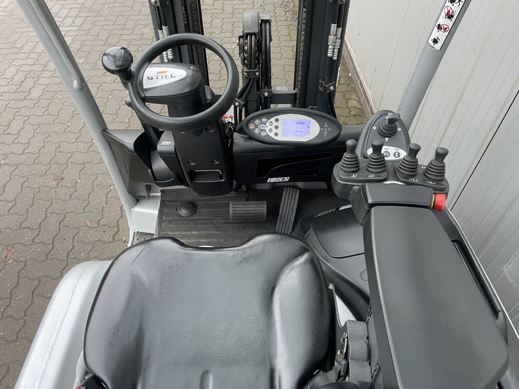 Still RX20-18 Elektro 3 Rad-Stapler www.schumacher-gabelstapler.de Still RX20-18 Elektro 3 Rad-Stapler www.schumacher-gabelstapler.de