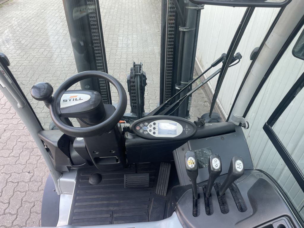 Still RX60-30L/600 - AKKU 89% - RX60 Elektro 4 Rad-Stapler www.schumacher-gabelstapler.de Still RX60-30L/600 - AKKU 89% - RX60 Elektro 4 Rad-Stapler www.schumacher-gabelstapler.de