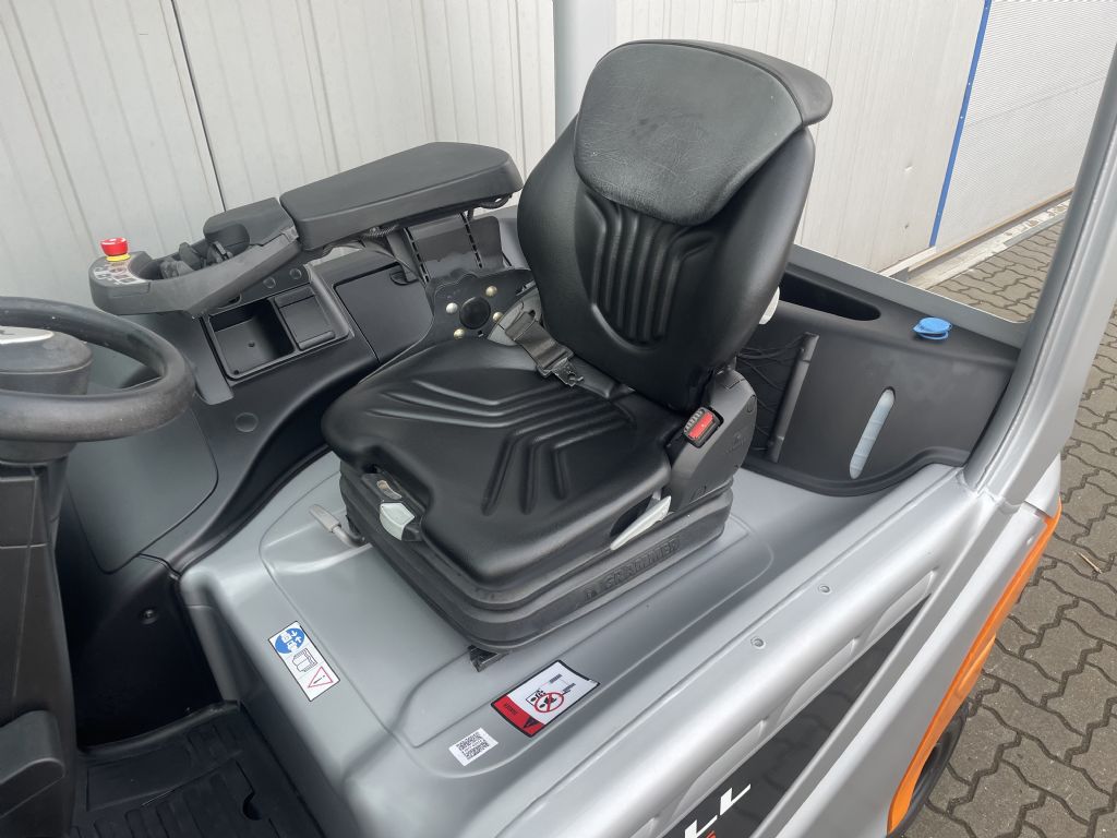 Still RX60-25 | 3653 Bst. | Batterie 88% Elektro 4 Rad-Stapler www.schumacher-gabelstapler.de Still RX60-25 | 3653 Bst. | Batterie 88% Elektro 4 Rad-Stapler www.schumacher-gabelstapler.de