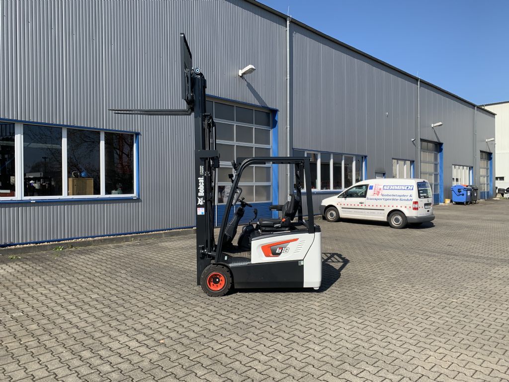 Bobcat--Elektro 3 Rad-Stapler-www.sehmisch-stapler.de