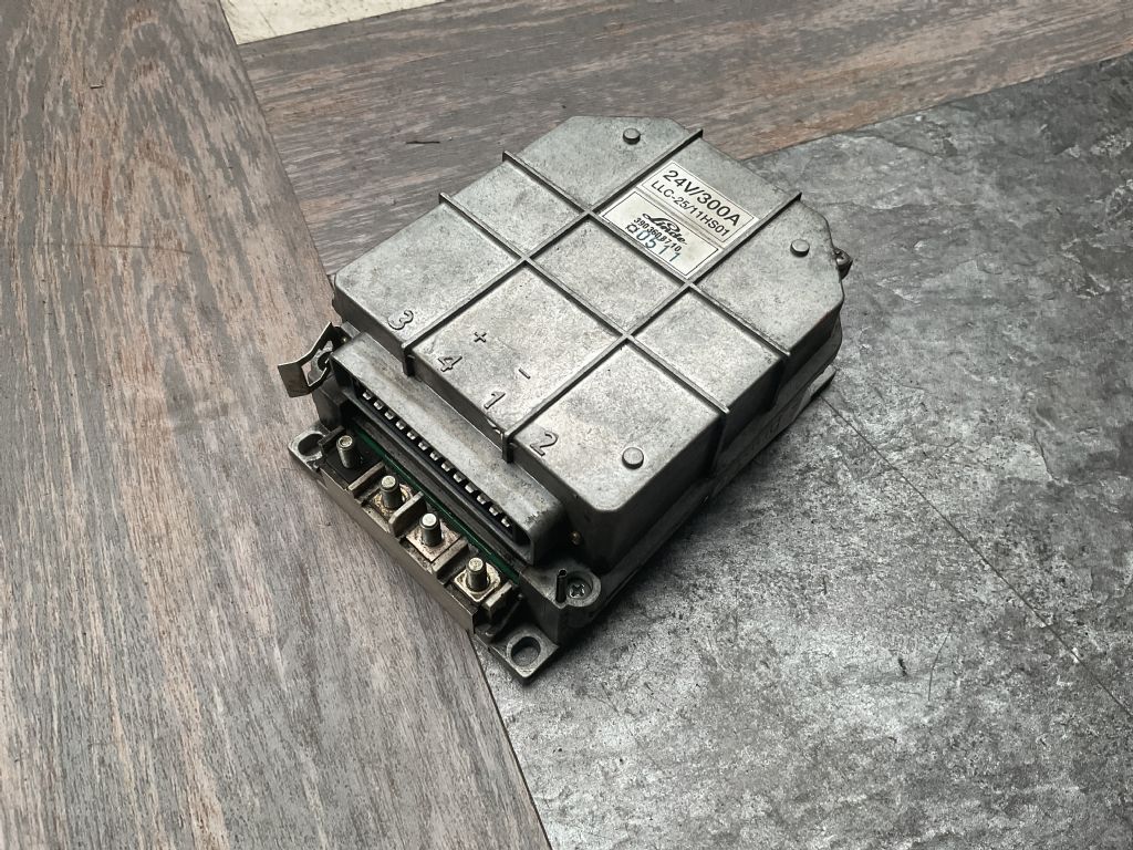 Linde LLC-25/11HS01 / 3903608710  Elektrische Steuerungen und Komponenten www.sfpartspro.com