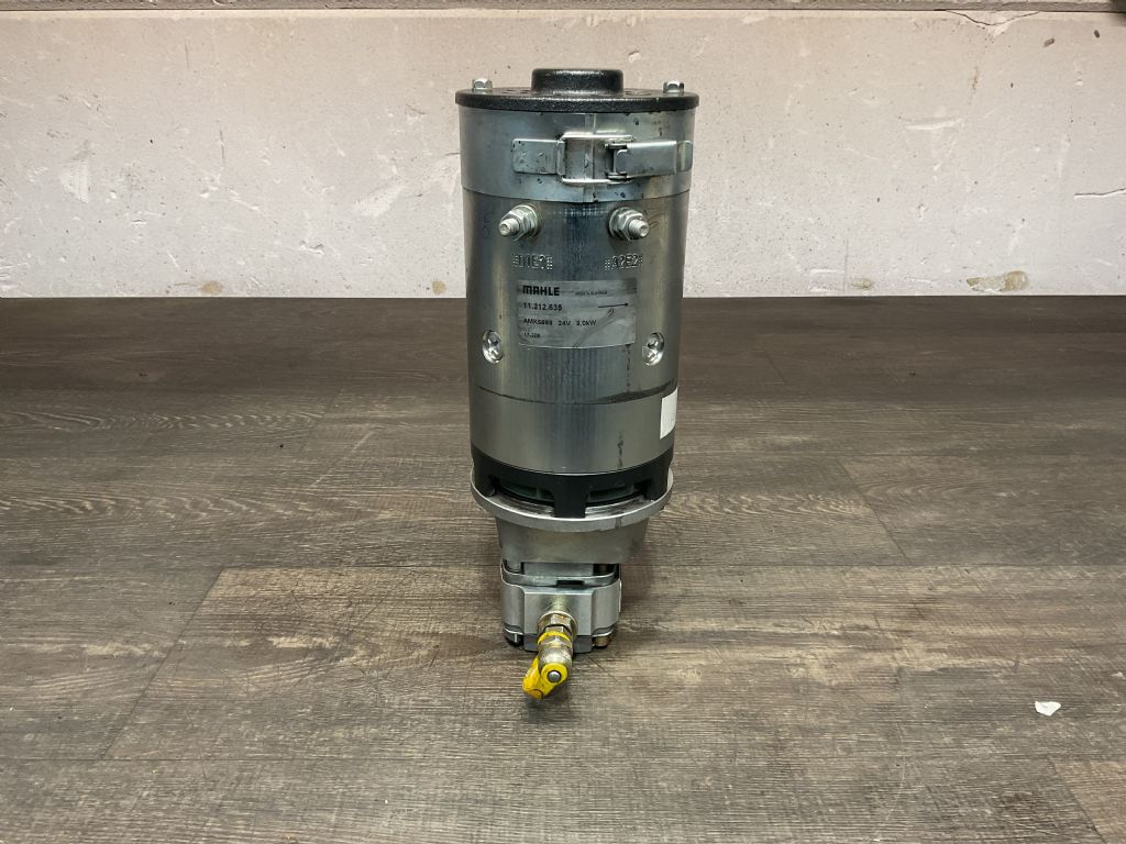 Linde AMK5668 / 3790010030 / 87905120 / F87905012 Motoren, Filter, K�hlung und Abgasanlagen www.sfpartspro.com