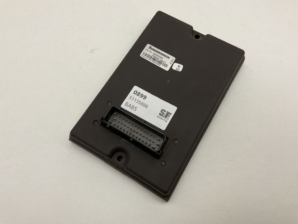 Jungheinrich PM2402Z / 50437339 / 51135888 Elektrische Steuerungen und Komponenten www.sfpartspro.com