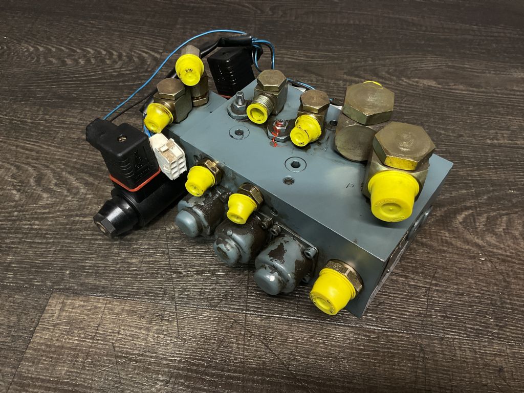 Jungheinrich AV4923, 50017435, 50015968, 50104748 Hydraulik www.sfpartspro.com