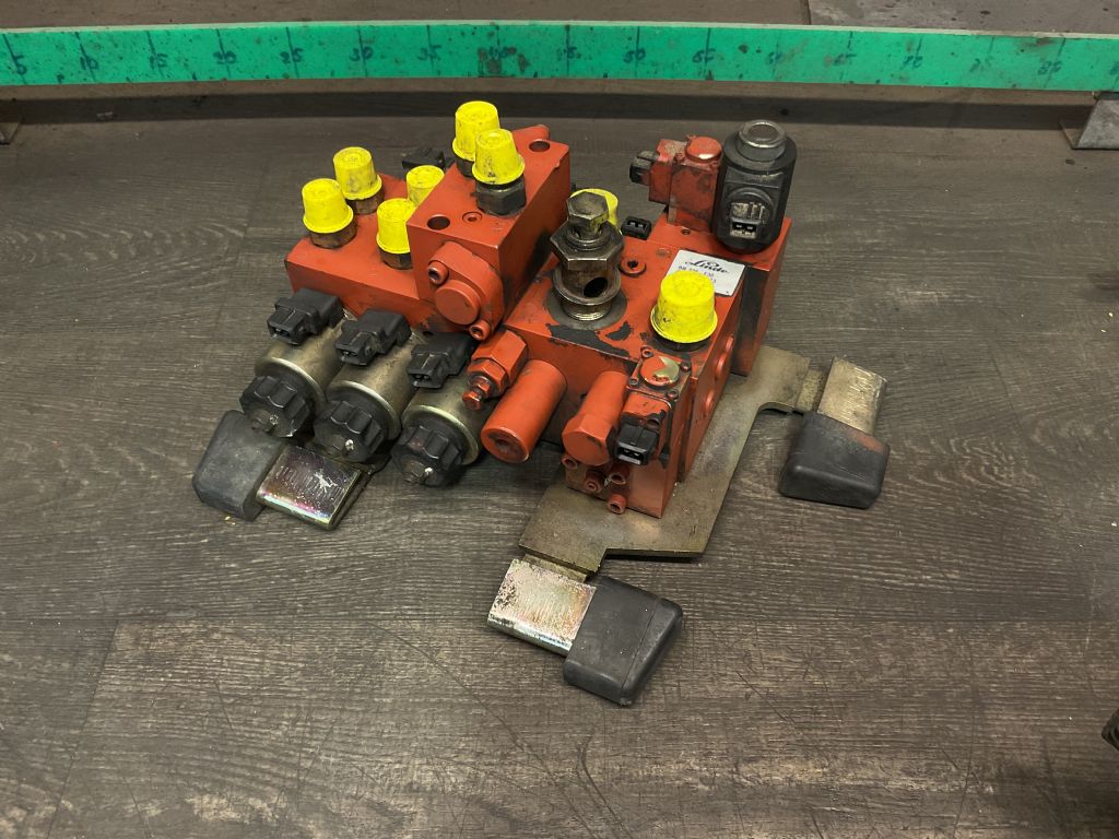 Linde 0009442653 / BR336 E30 / 007873 Hydraulik www.sfpartspro.com