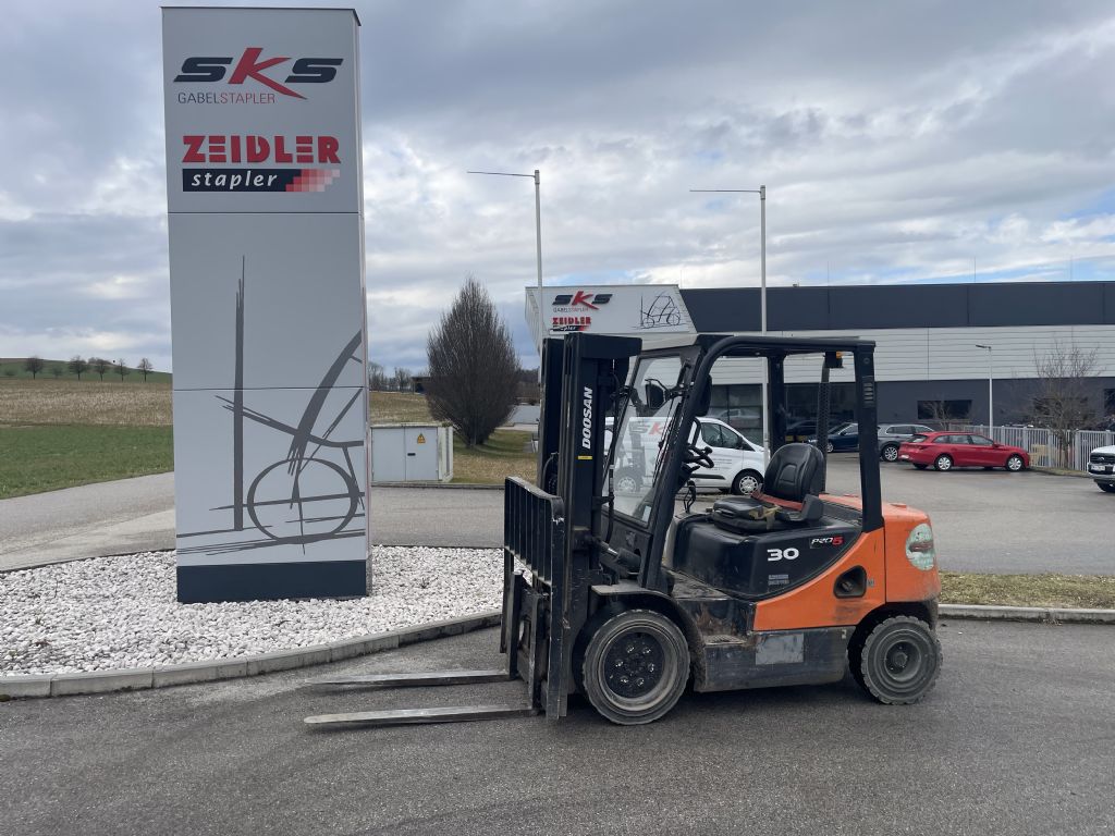 Doosan D30S-5 Dieselstapler www.sks-stapler.at