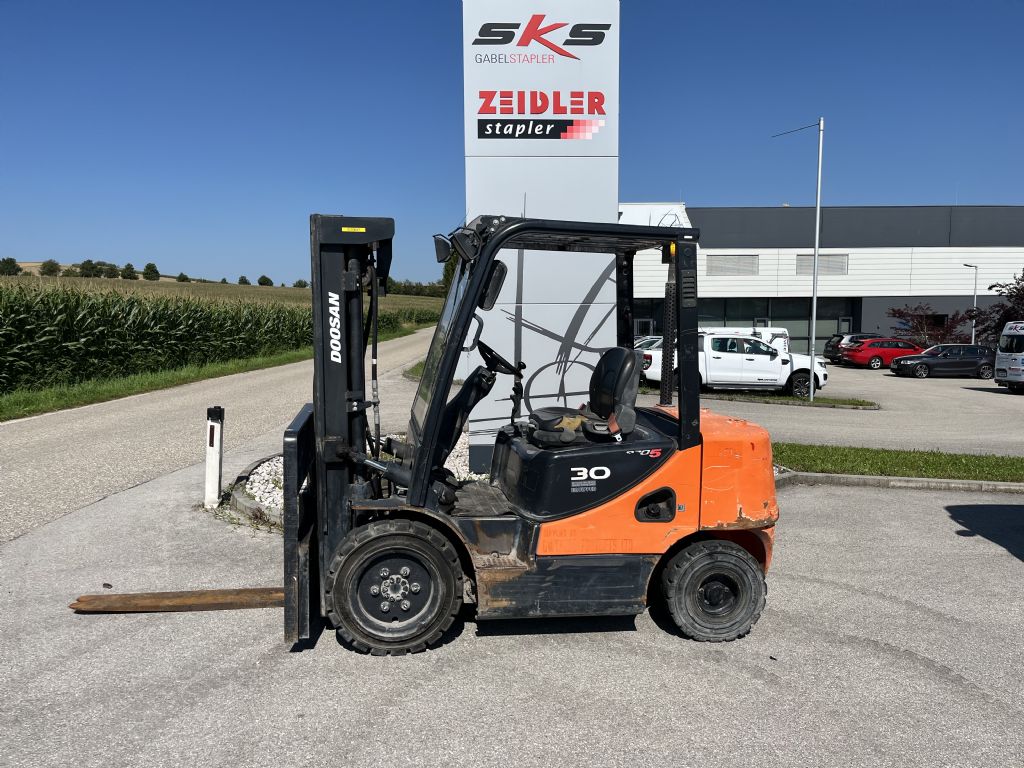 Doosan D30S-5 Dieselstapler www.sks-stapler.at