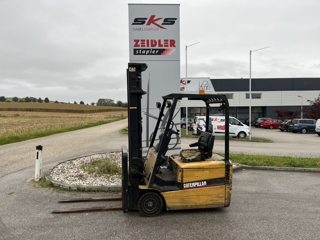 Caterpillar EP16KT Elektro 3 Rad-Stapler www.sks-stapler.at