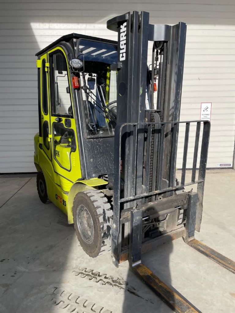 Clark GTS25D nur 707 Std. Dieselstapler www.sks-stapler.at