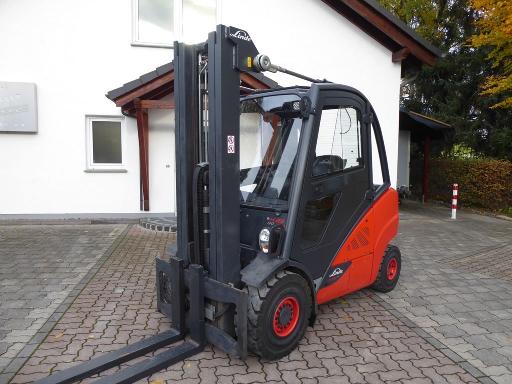 Linde H35D-02 Dieselstapler www.zeidlerstapler.at