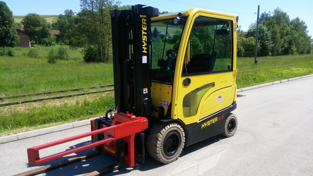 Hyster J2.5XN Elektro 4 Rad-Stapler www.zeidlerstapler.at