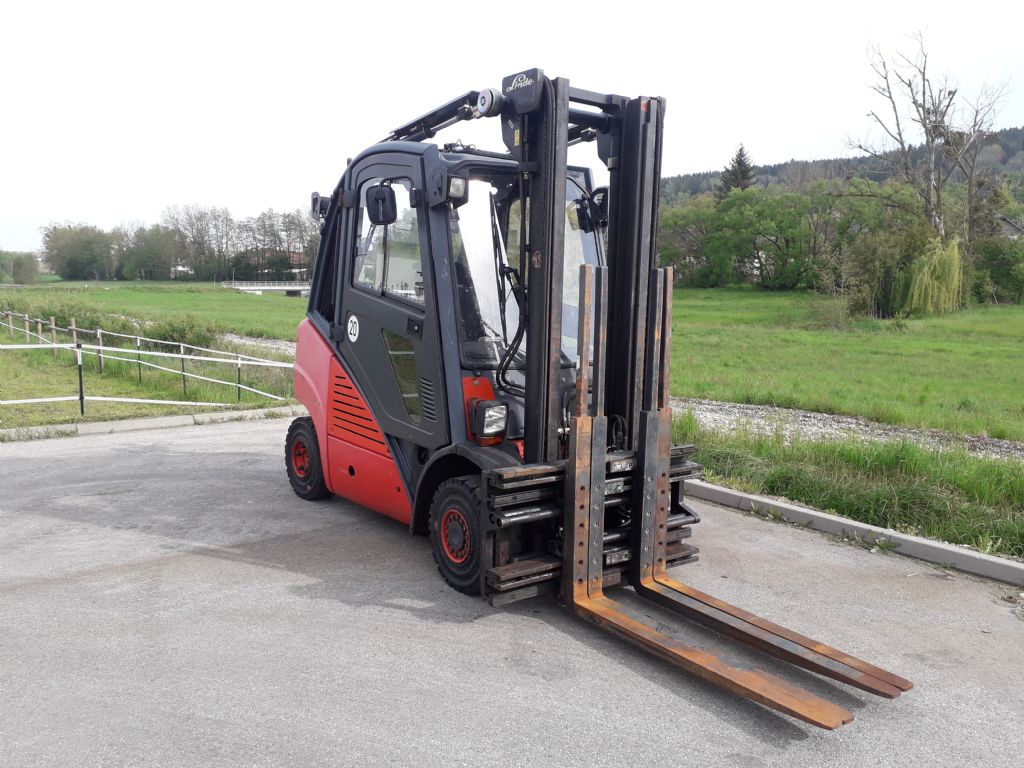 Linde H25D Dieselstapler www.zeidlerstapler.at