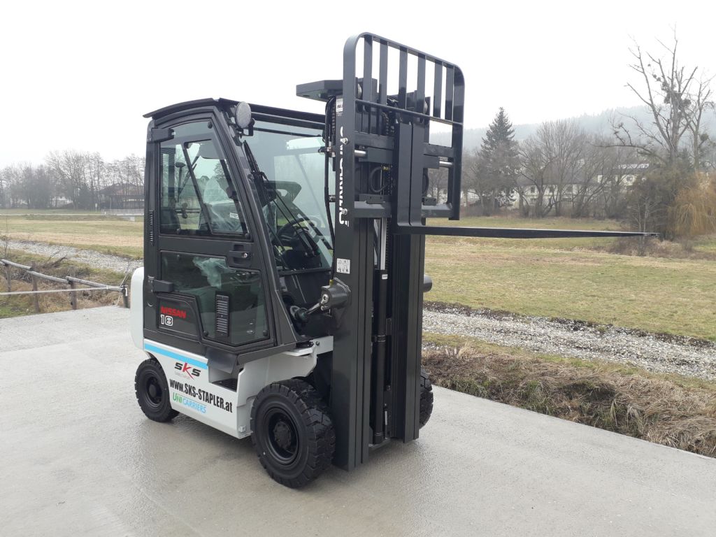 UniCarriers DX18 Dieselstapler www.zeidlerstapler.at