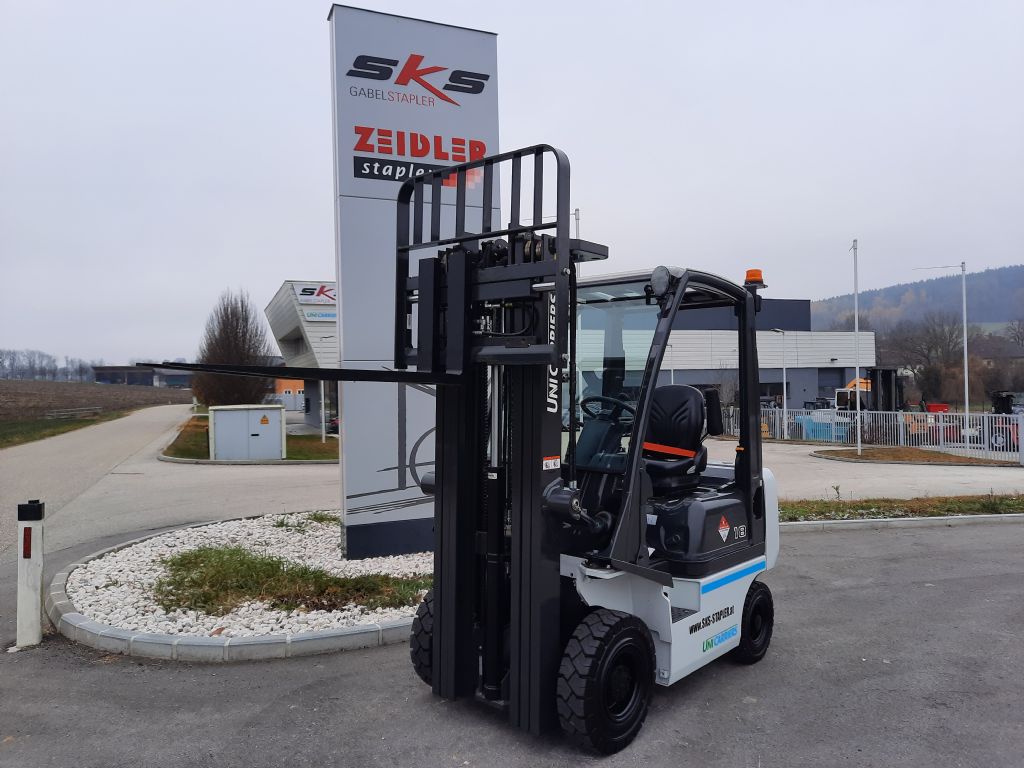 UniCarriers DX18 Dieselstapler www.zeidlerstapler.at