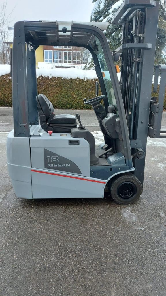 Nissan 1N1L18Q Elektro 3 Rad-Stapler www.sks-stapler.at