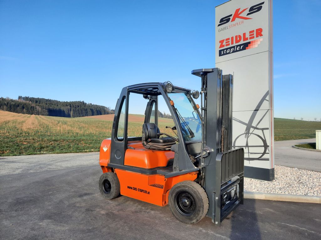 Nissan FD02A25Q Dieselstapler www.sks-stapler.at