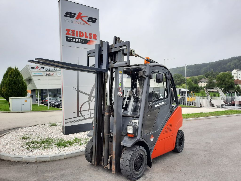 Linde H25D Dieselstapler www.zeidlerstapler.at