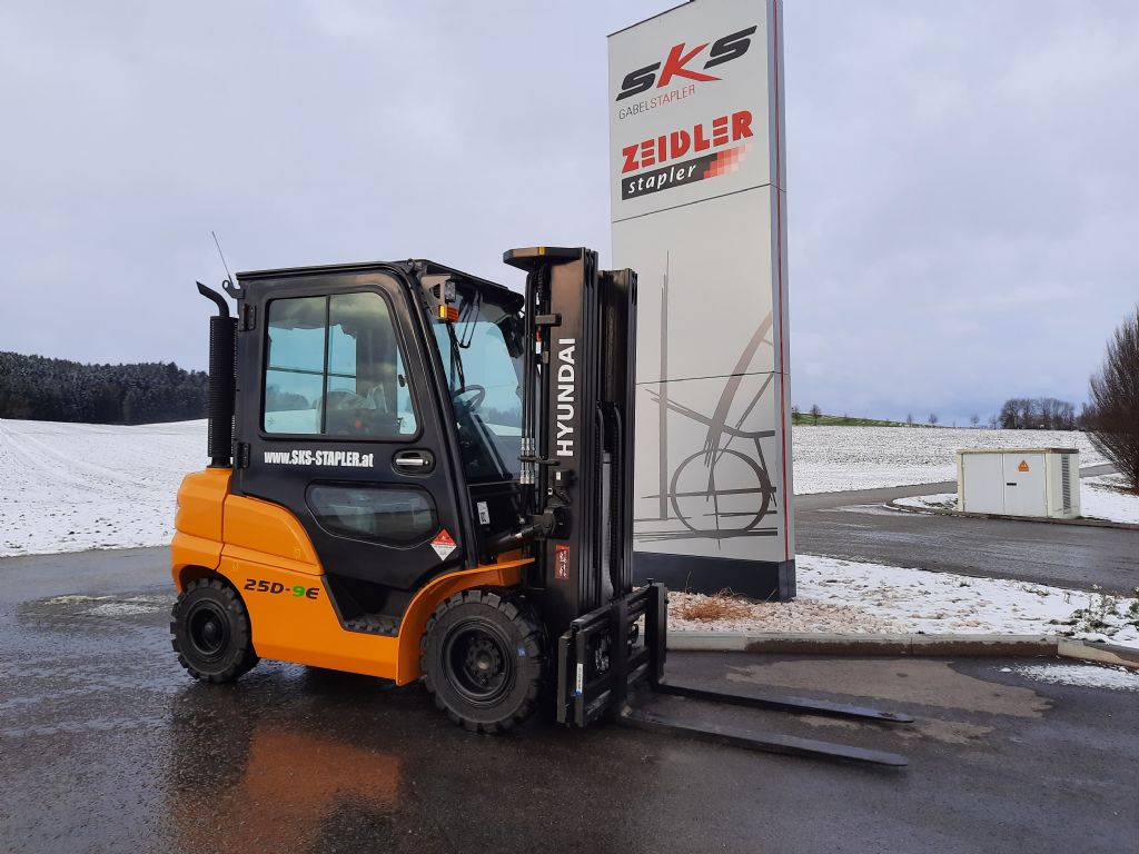 Hyundai 25D-9E Vorfhrfahrzeug  Dieselstapler www.sks-stapler.at