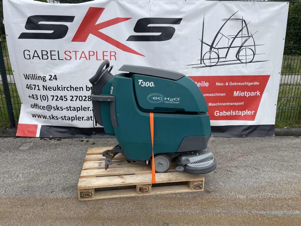 Tennant T300E Nassschrubautomaten www.sks-stapler.at
