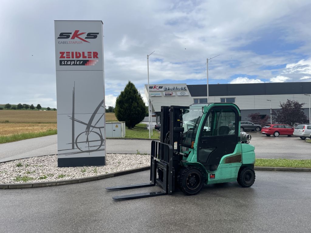 Mitsubishi FG30N Treibgasstapler www.sks-stapler.at