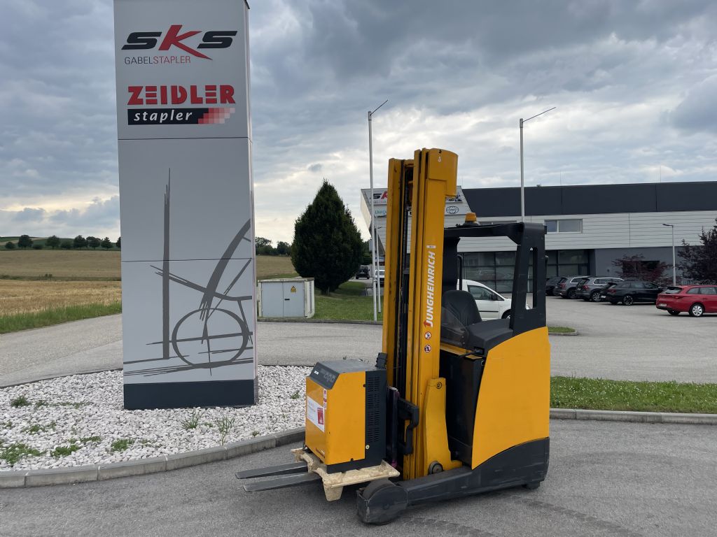 Jungheinrich ETV214 Schubmaststapler www.zeidlerstapler.at